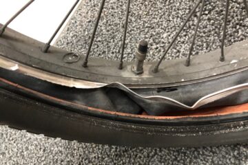 ブレーキパットを交換しないとこうなります。