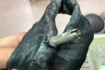 自転車のタイヤに空気を入れるとお金がたまりますヨ