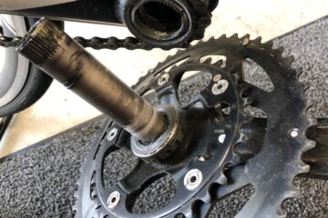 BBが割れて部品が取れなくなったロードバイクのハナシ